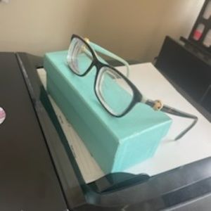 tiffany glasses with case and cloth